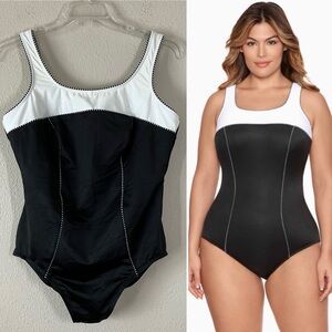 MIRACLESUIT Colorblock Touche One-Piece Swimsuit Size 18W Underwire Resort Beach